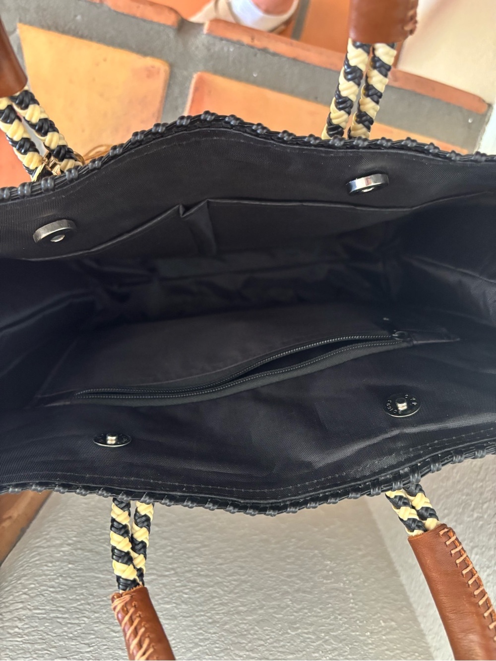 Artisan hand Woven Black & Cream Tote Bag with Leather Handles: Mexico - Picture 3 of 5